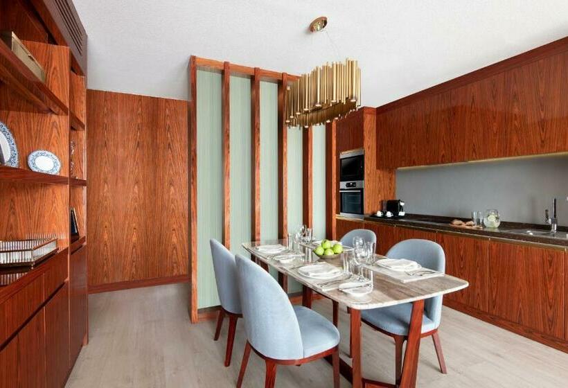 The Bentley Luxury Hotel & Suites