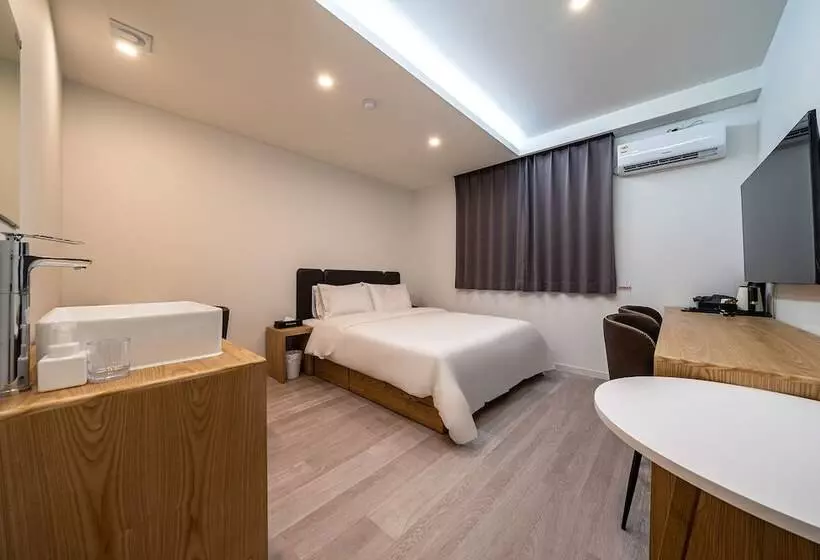 ホテル Namuneulno