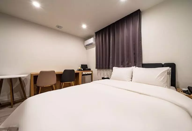 ホテル Namuneulno