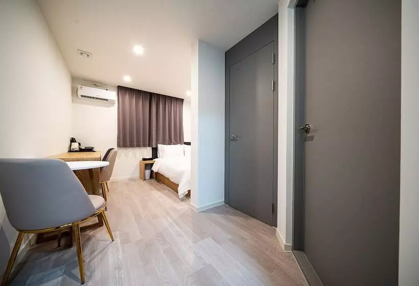 ホテル Namuneulno