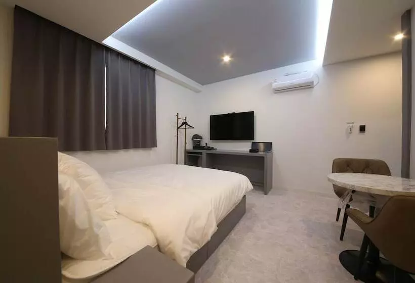 ホテル Namuneulno