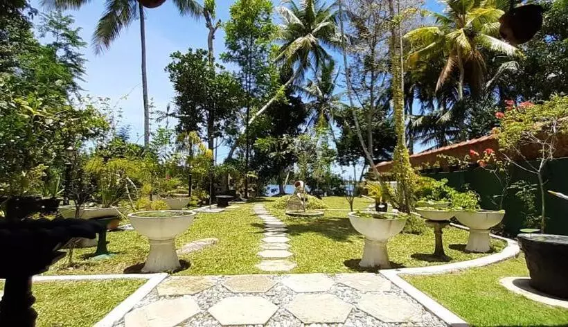 پانسیون Ayura Lagoon Resort