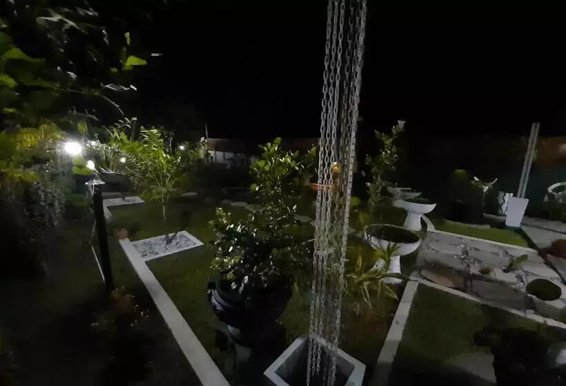 پانسیون Ayura Lagoon Resort