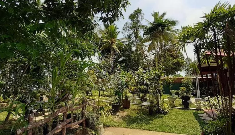 پانسیون Ayura Lagoon Resort