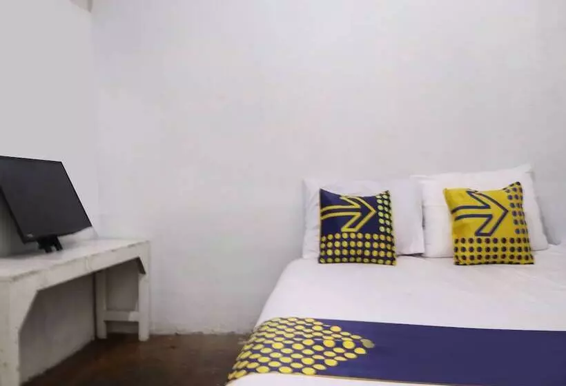 Hotelli Spot On 91765 Kaiku Guest House