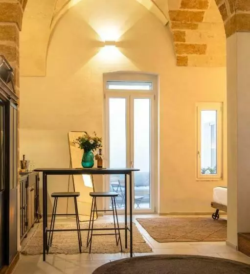 تختخواب و صبحانه Ellements   Luxury Rooms