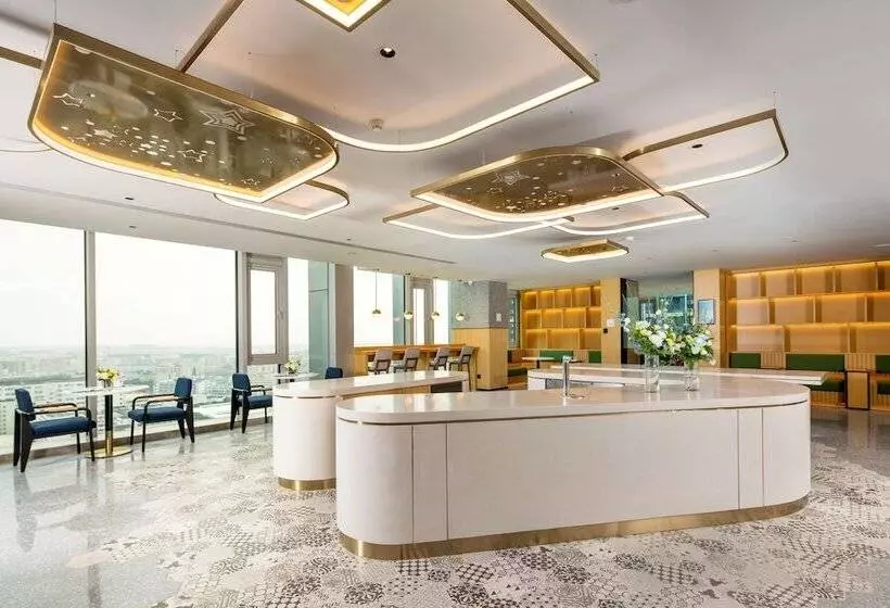 هتل Hilton Garden Inn Shenzhen Airport