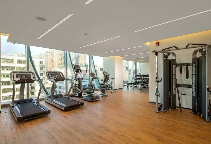 هتل Hilton Garden Inn Shenzhen Airport
