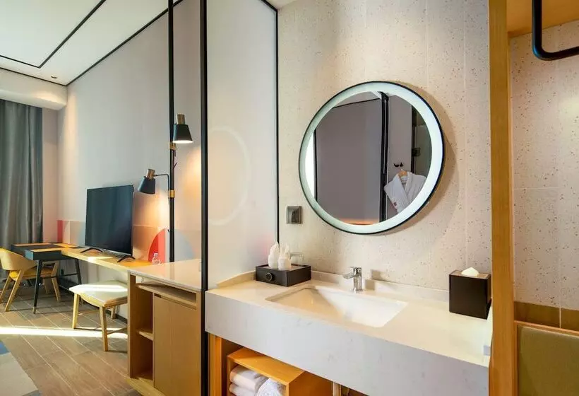 هتل Hilton Garden Inn Shenzhen Airport
