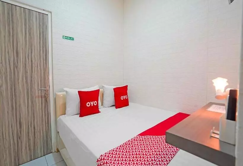 ホテル Oyo 91727 Luxury Homestay Sidoarjo