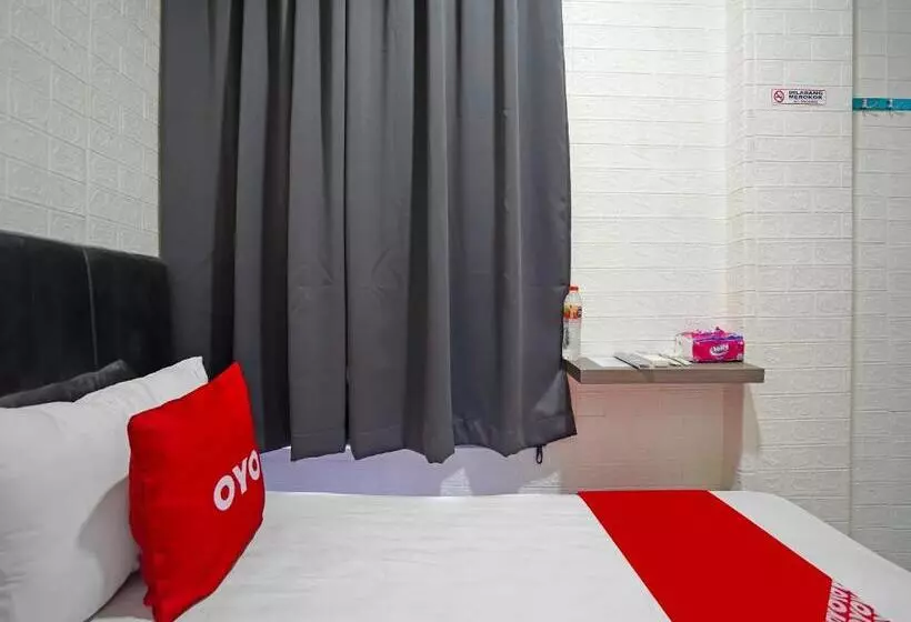 ホテル Oyo 91727 Luxury Homestay Sidoarjo