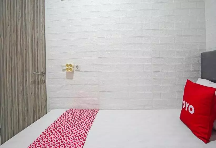 ホテル Oyo 91727 Luxury Homestay Sidoarjo