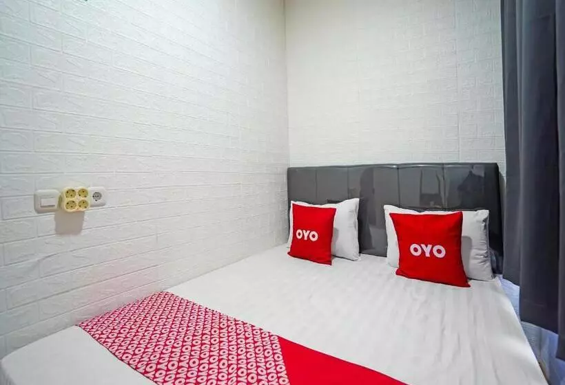 ホテル Oyo 91727 Luxury Homestay Sidoarjo