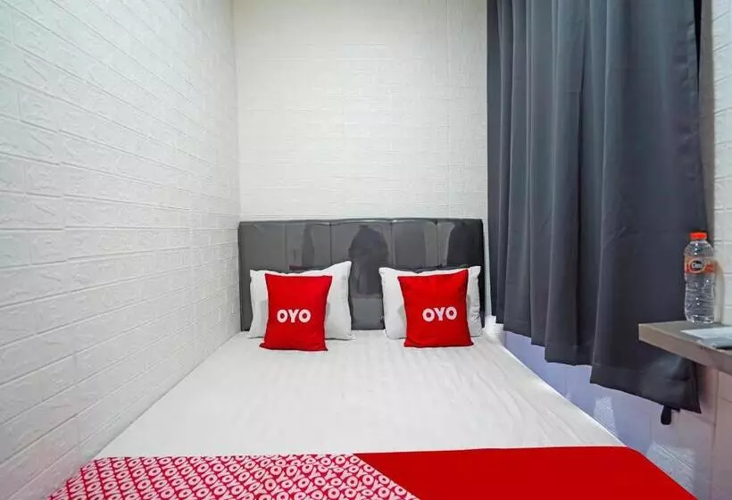 ホテル Oyo 91727 Luxury Homestay Sidoarjo