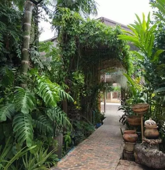 Majatalo Sala Thongyon   Guest House