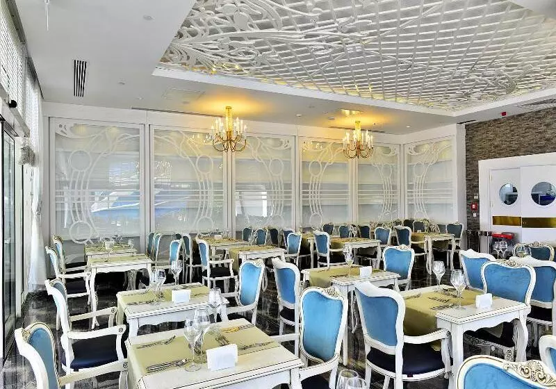 Azura Deluxe Resort & Spa - Ultra All Inclusive