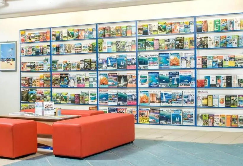 酒店 By The Sea Port Douglas