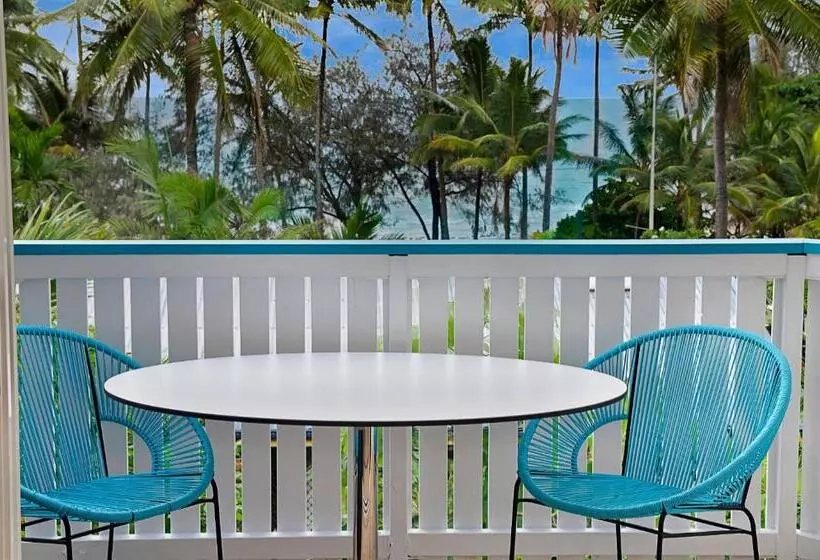 酒店 By The Sea Port Douglas