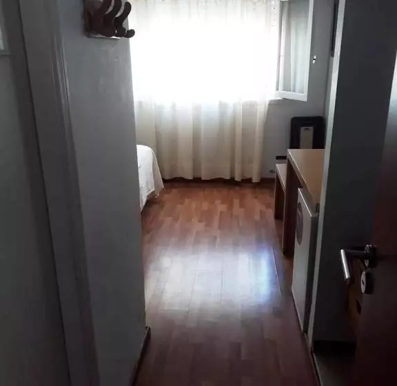 בית מלון כפרי Cadoro