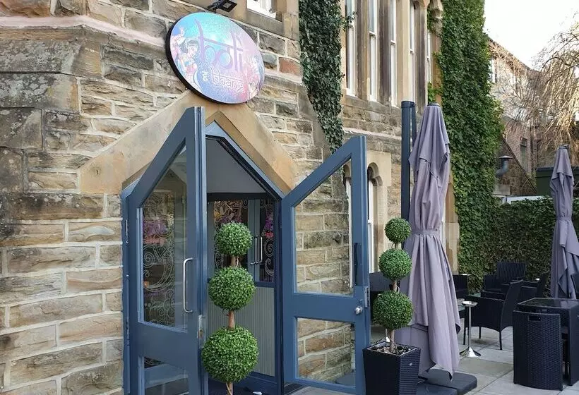 Hotelli Farnley Tower Guesthouse