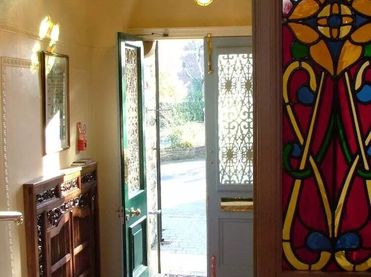 Hotelli Farnley Tower Guesthouse