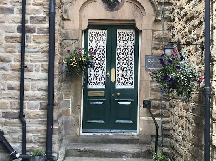 Hotelli Farnley Tower Guesthouse