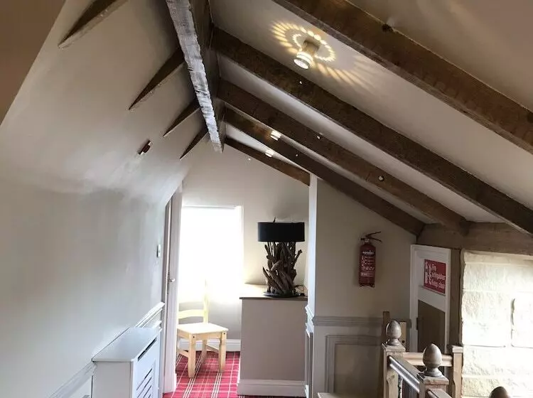 Hotelli Farnley Tower Guesthouse