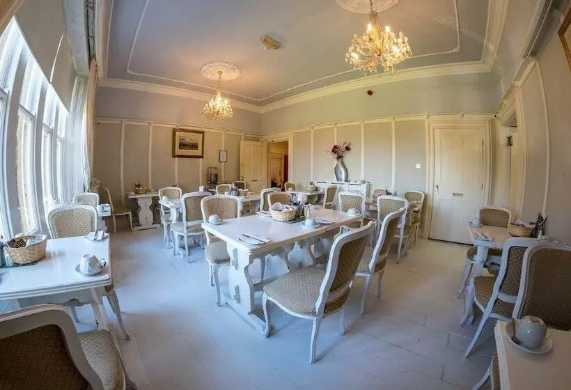 Hotelli Farnley Tower Guesthouse