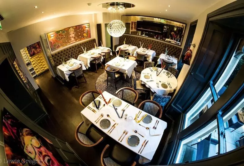 Hotelli Farnley Tower Guesthouse