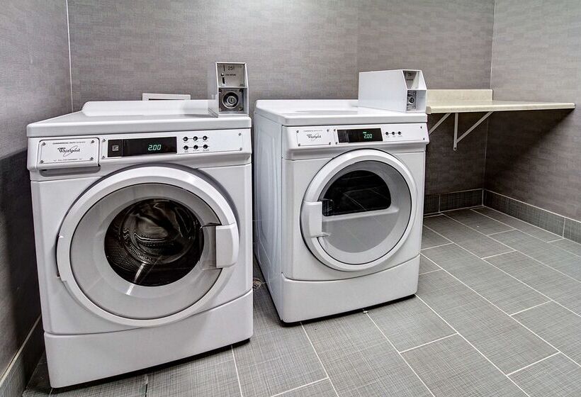 בית מלון כפרי Hampton Inn & Suites Ada