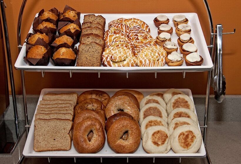 בית מלון כפרי Hampton Inn & Suites Ada