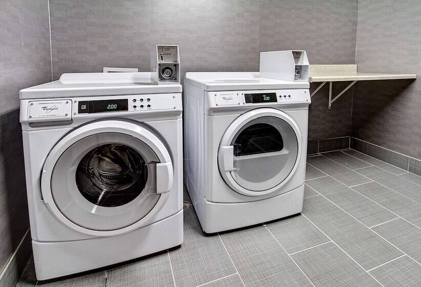 בית מלון כפרי Hampton Inn & Suites Ada