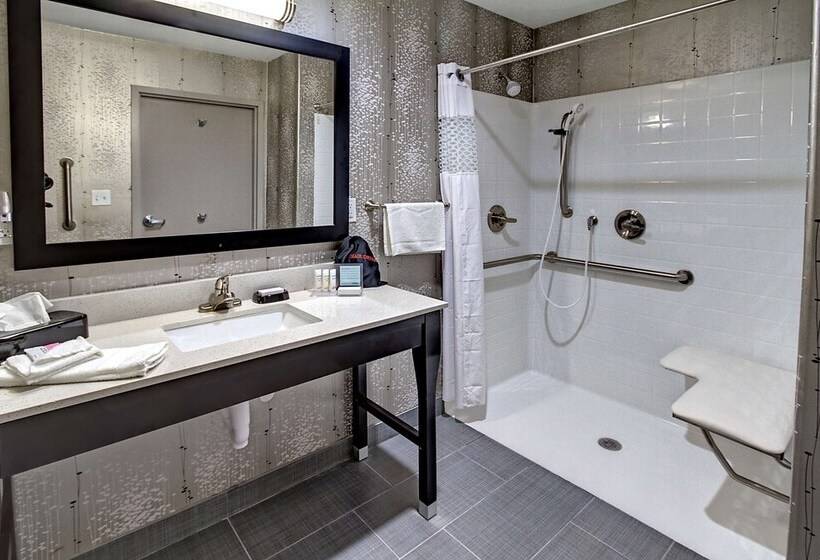 בית מלון כפרי Hampton Inn & Suites Ada