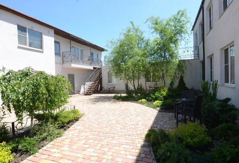 فندق Iriss Mariupol