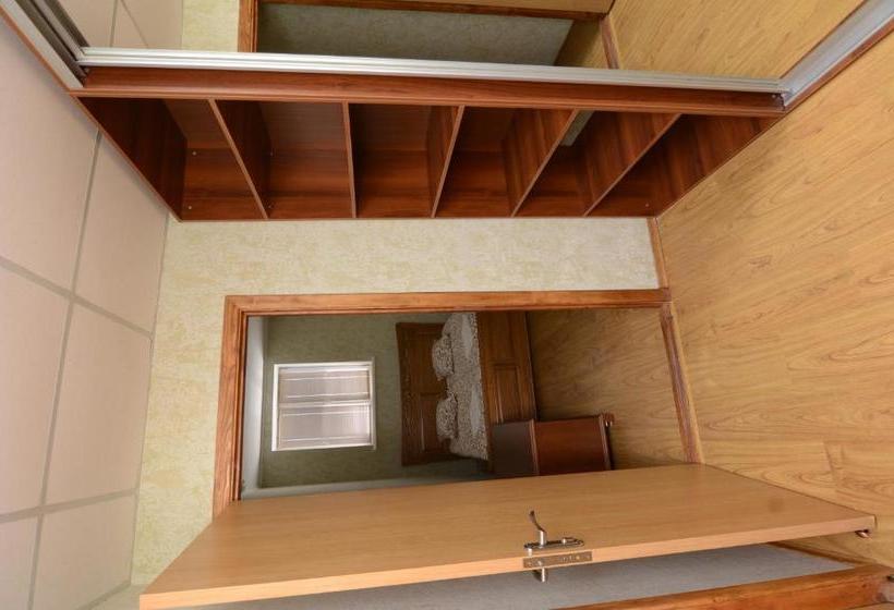 فندق Iriss Mariupol