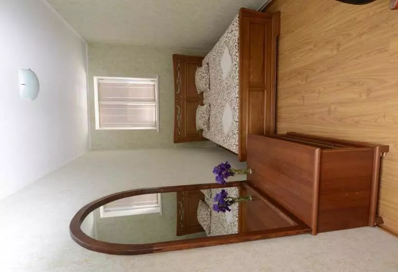 فندق Iriss Mariupol