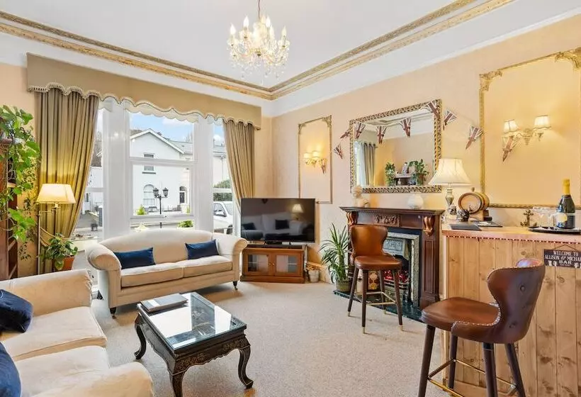 هتل Kingston House