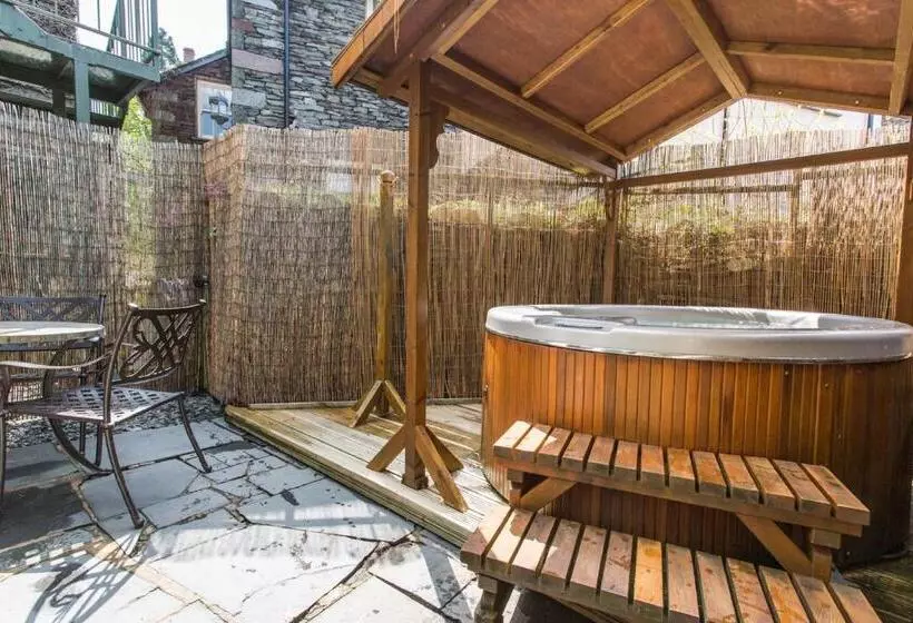 Отель Moss Grove Organic