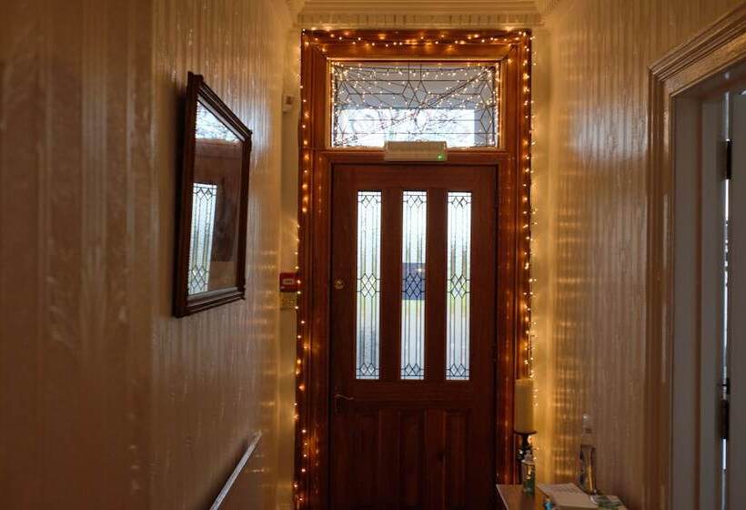 호텔 Ravenswood Guest House