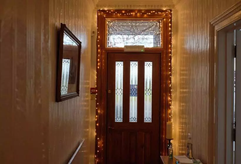 ホテル Ravenswood Guest House