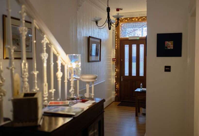 호텔 Ravenswood Guest House