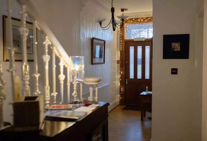 ホテル Ravenswood Guest House