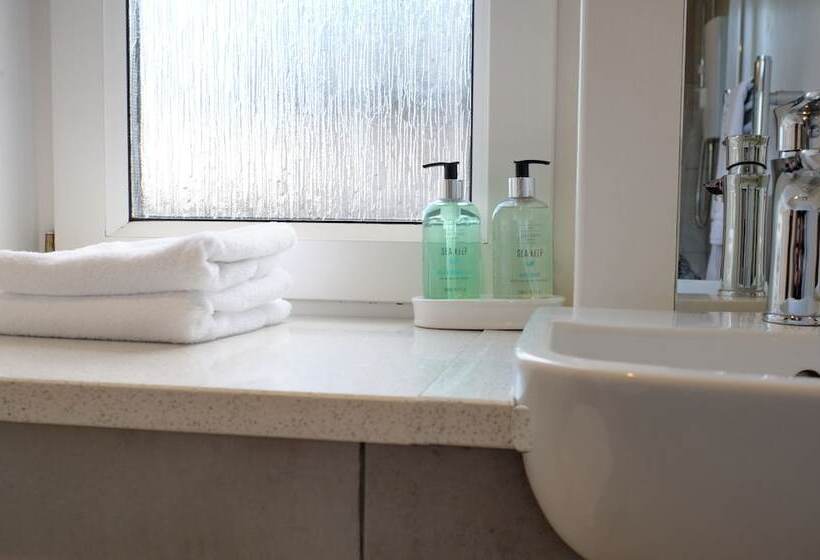 호텔 Ravenswood Guest House