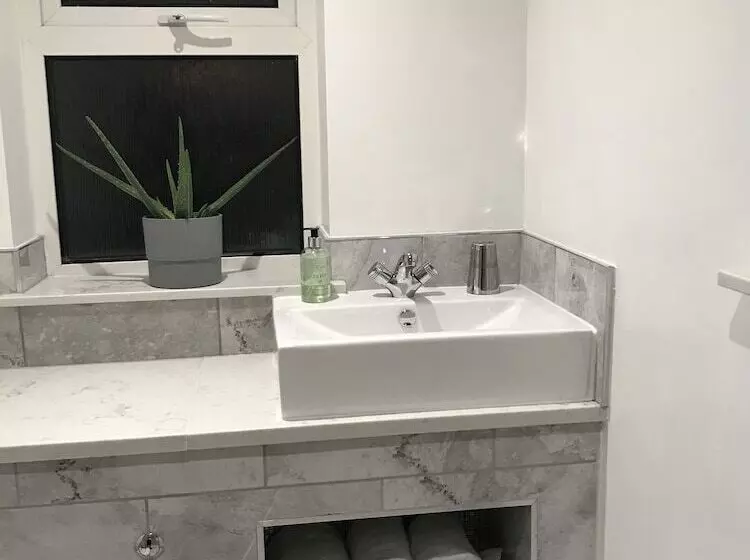 ホテル Ravenswood Guest House