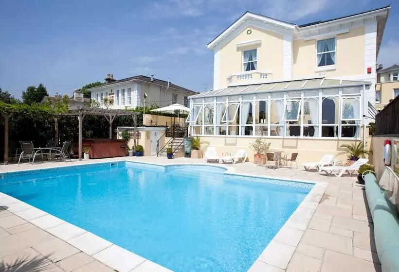 هتل Riviera Lodge