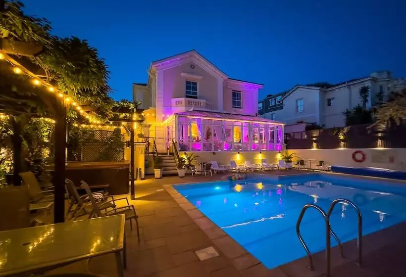 هتل Riviera Lodge