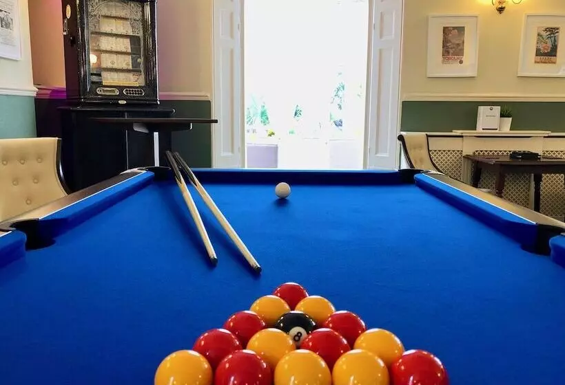 هتل Riviera Lodge