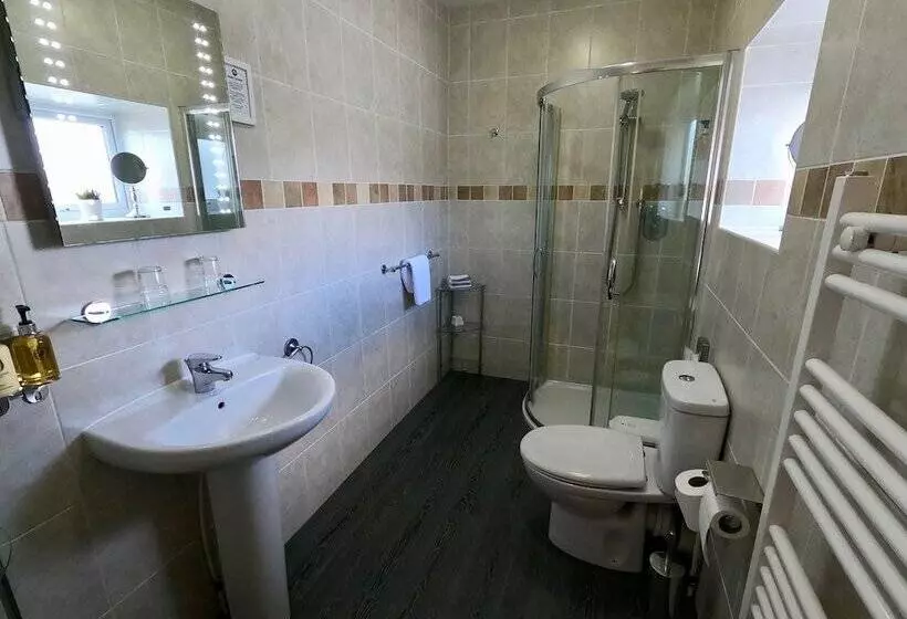 هتل Riviera Lodge