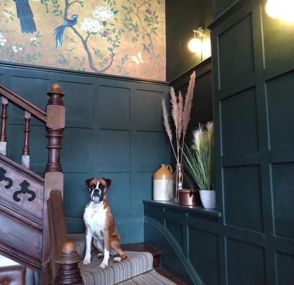 בית מלון כפרי The Hillmorton Manor