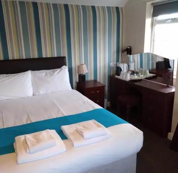 هتل The Hillmorton Manor